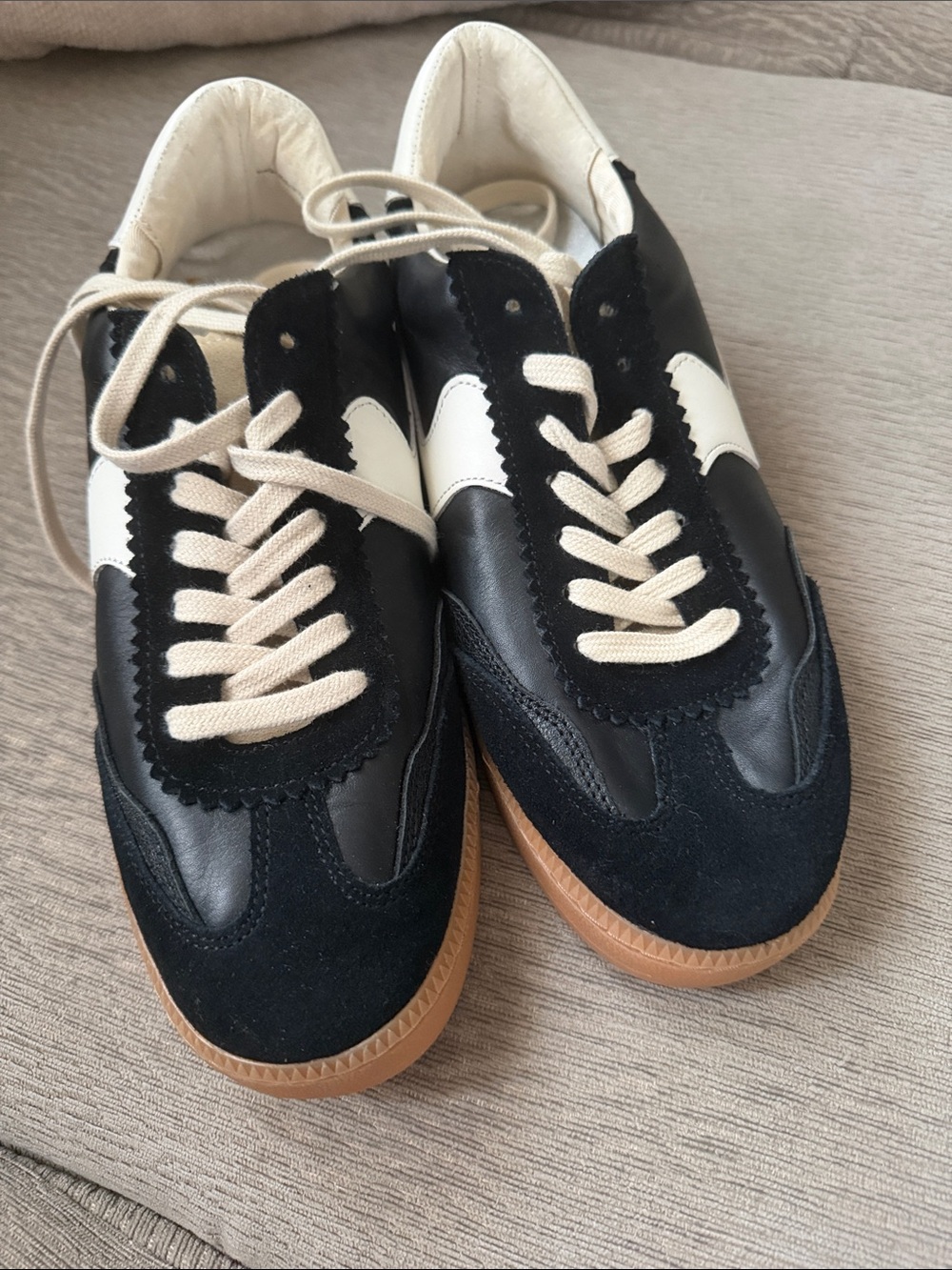 Dolce vita Classic Black & White women’s Sneakers with Gum Sole